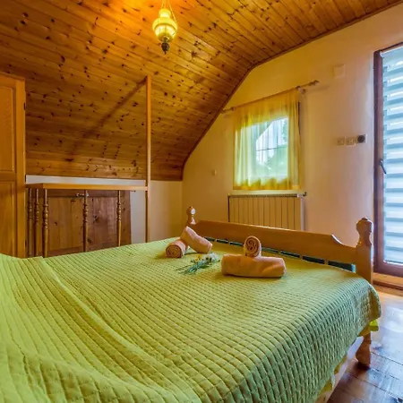 House Adrijana ブリビル